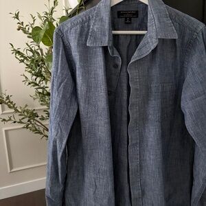 Banana Republic Men's Blue Chambray Button-Down Shirt
